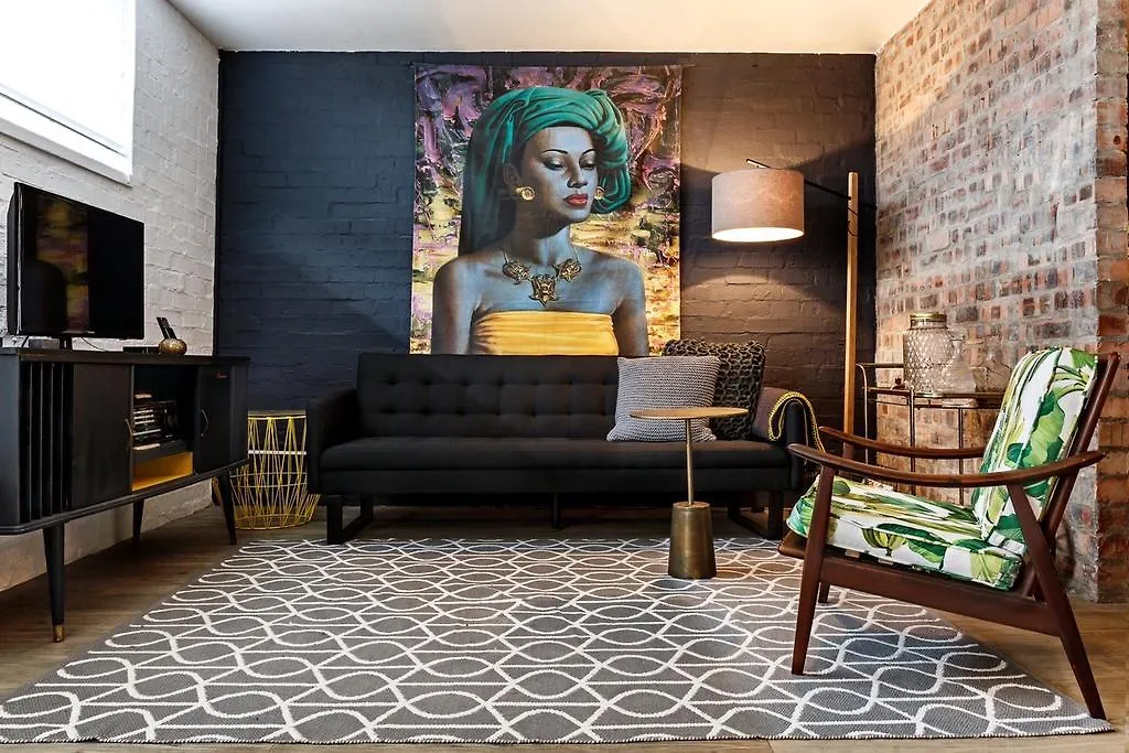 Swift Contemporary Studio Apartment