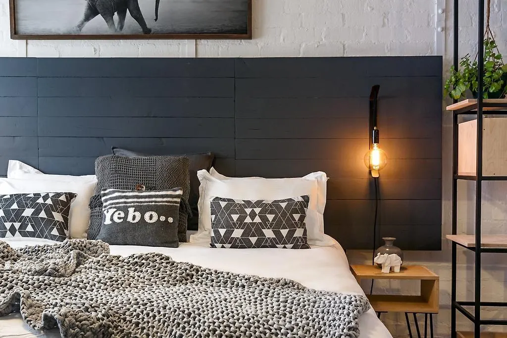 Swift Contemporary Studio Apartment