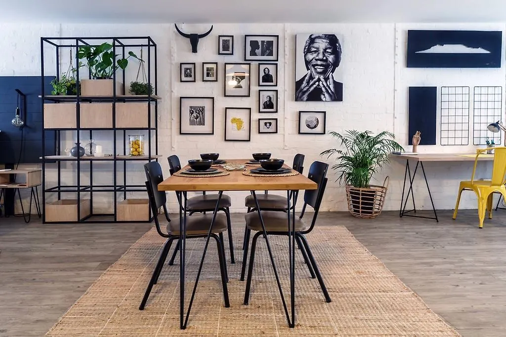 Swift Contemporary Studio Apartment